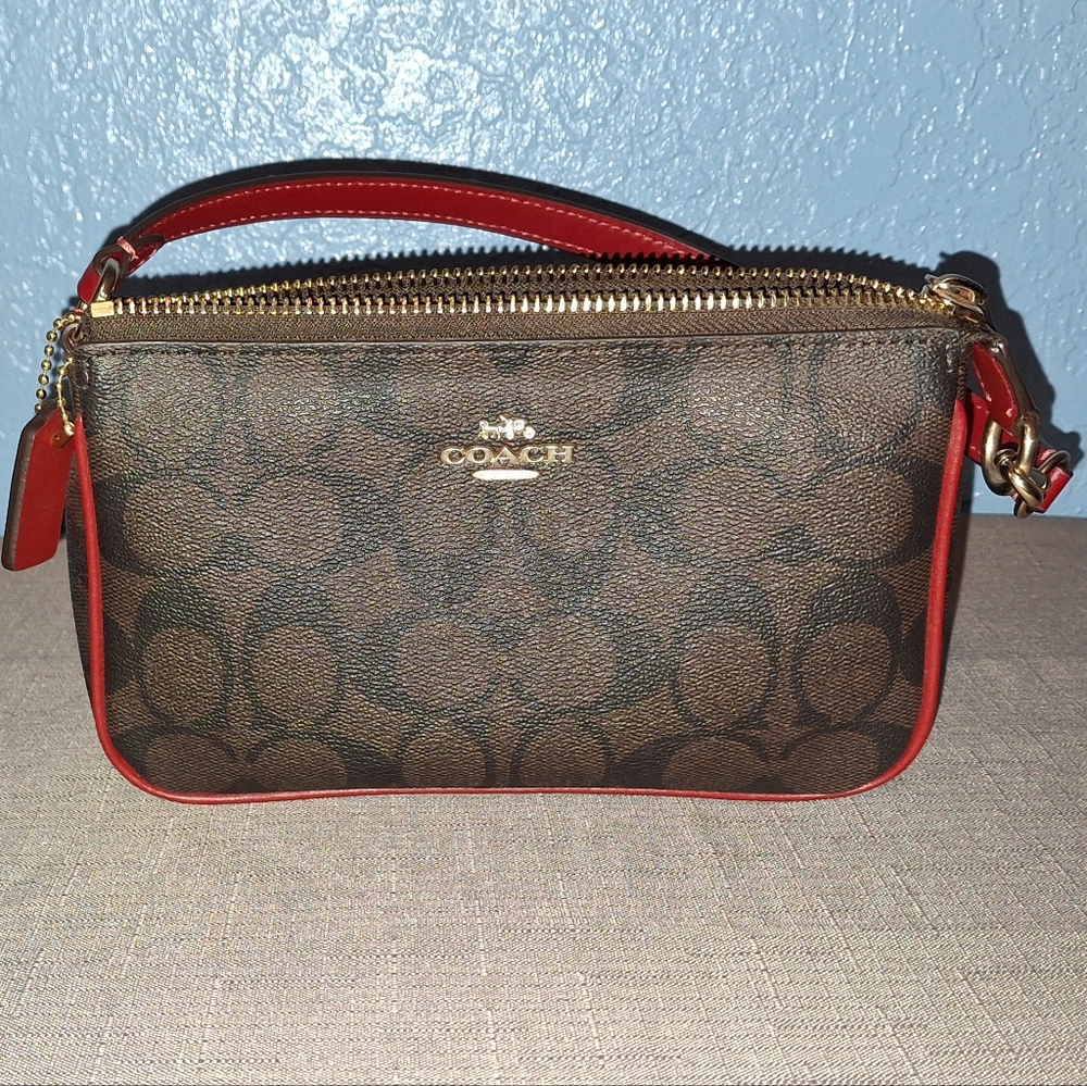 Coach Nolita 19